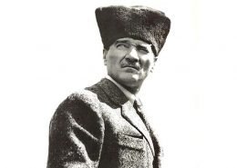 Mustafa Kemal Ataturk'ü Anıyoruz