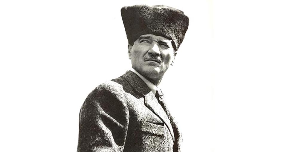 Mustafa Kemal Ataturk'ü Anıyoruz
